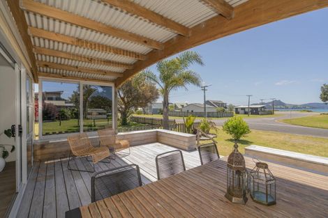 Photo of property in 18 Banks Street, Cooks Beach, Whitianga, 3591