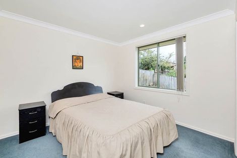 Photo of property in 12 Parkcrest Drive, Henderson, Auckland, 0612