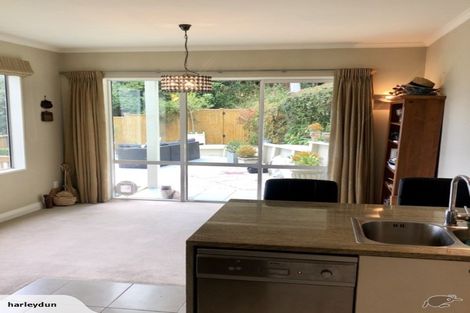 Photo of property in 16 Curnow Way, Kaiwharawhara, Wellington, 6035