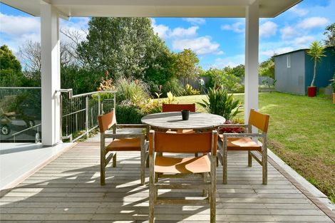 Photo of property in 1114 Whangaparaoa Road, Tindalls Beach, Whangaparaoa, 0930