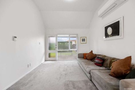 Photo of property in 52o Pilkington Road, Panmure, Auckland, 1072