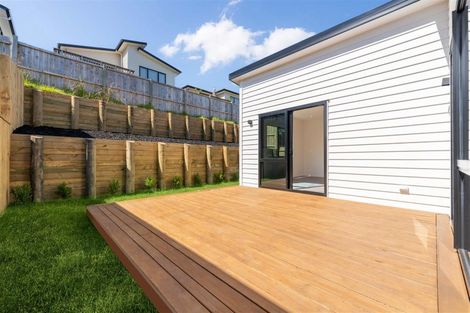 Photo of property in 28 Whakairo Crescent, Gulf Harbour, 0930