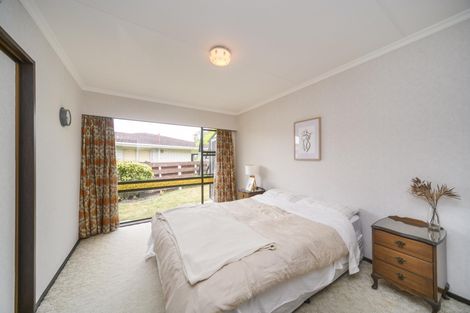 Photo of property in 18 Cecil Place, Cloverlea, Palmerston North, 4412