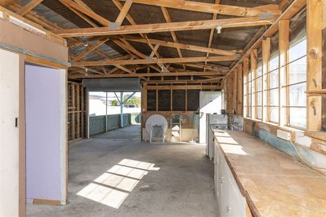 Photo of property in 46 Mako Mako Road, Levin, 5510