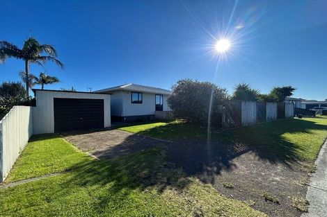 Photo of property in 5 Longstead Avenue, Papamoa Beach, Papamoa, 3118