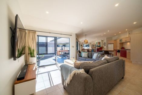 Photo of property in 17 Napier Street, Jervoistown, Napier, 4112