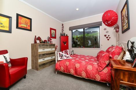 Photo of property in 11 Johnnybro Place, Rototuna North, Hamilton, 3210