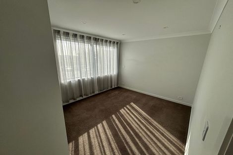 Photo of property in 10 Rauriki Lane, Rosehill, Papakura, 2113