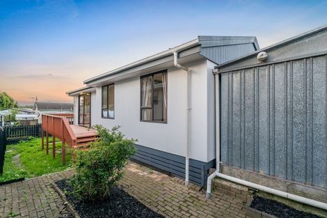 Photo of property in 1/9 Kimdale Place, Totara Heights, Auckland, 2105