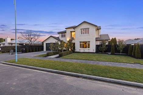 Photo of property in 68 Willowview Drive, Redwood, Christchurch, 8051
