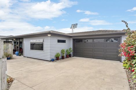 Photo of property in 27a Tukapa Street, Westown, New Plymouth, 4310