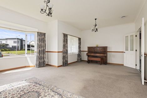 Photo of property in 71 Cashmere Drive, Fitzherbert, Palmerston North, 4410