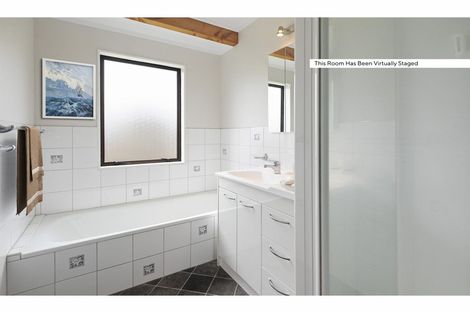 Photo of property in 20 Harbour Crest Drive, Waiuku, 2123