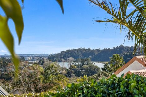 Photo of property in 78 Pemberton Avenue, Bayview, Auckland, 0629