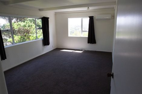 Photo of property in 15b Chetwode Grove, Newlands, Wellington, 6037