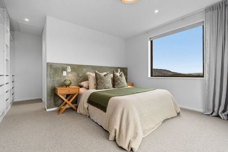 Photo of property in 33 Tomtit Crescent, Lake Hawea, 9382