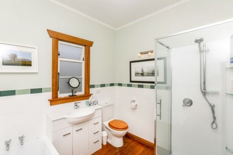 Photo of property in 180 Brooklands Road, Vogeltown, New Plymouth, 4310