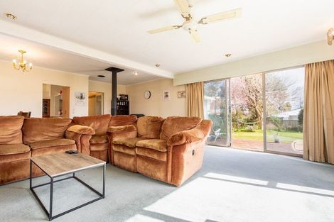 Photo of property in 18 Utauta Street, Waikanae, 5036