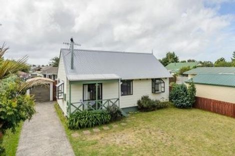 Photo of property in 77 Arawhata Road, Paraparaumu, 5032