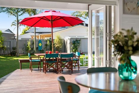 Photo of property in 127 Mckellar Place, Whangamata, 3620