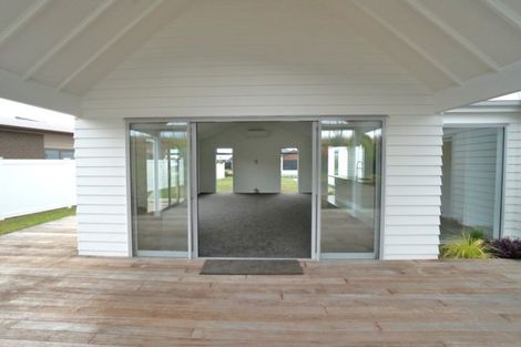 Photo of property in 68 Stace Hopper Drive, One Tree Point, 0118