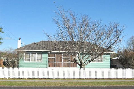 Photo of property in 15 Kelvin Road, Papakura, 2110