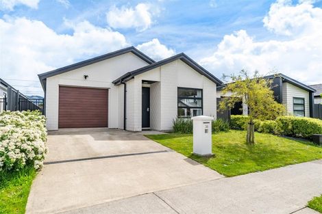 Photo of property in 36 Te Kaeaea Crescent, Wallaceville, Upper Hutt, 5018