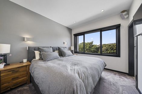 Photo of property in 42 Albatross Close, Whitby, Porirua, 5024