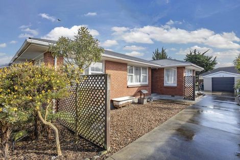 Photo of property in 90 Frensham Crescent, Woolston, Christchurch, 8062