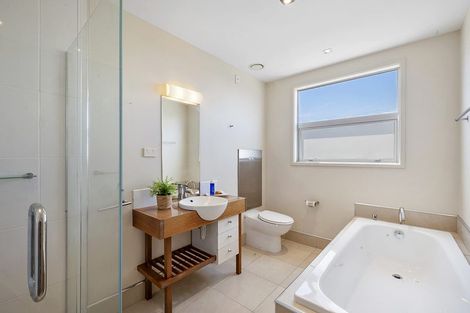 Photo of property in Quarterdeck, 6/4 Buller Street, New Plymouth, 4310