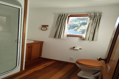 Photo of property in 43 Totara Street, Eastbourne, Lower Hutt, 5013