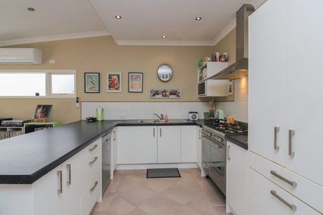 Photo of property in 37 Connolly Street, Boulcott, Lower Hutt, 5010