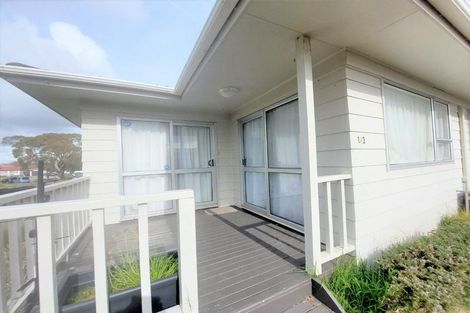Photo of property in 1/3 Tyndrum Place, Highland Park, Auckland, 2010