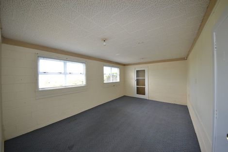 Photo of property in 27 Chivalry Road, Glenfield, Auckland, 0629