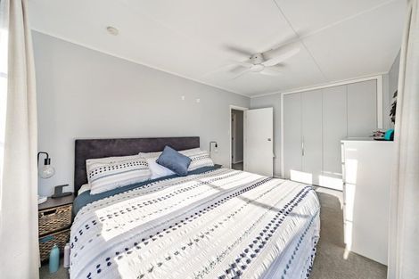 Photo of property in 27 Sladden Street, Naenae, Lower Hutt, 5011