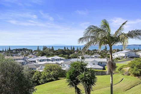 Photo of property in 2/18 Ngahere Views, Orewa, 0931