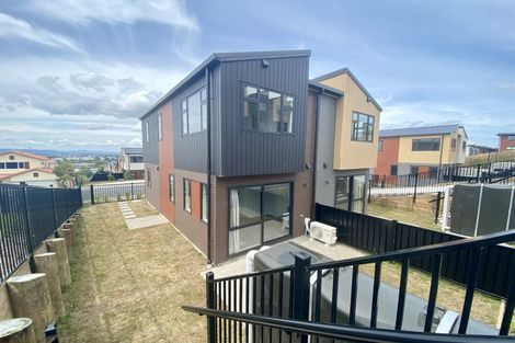 Photo of property in 1/57 Saralee Drive, Manurewa, Auckland, 2105