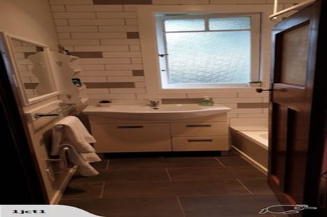 Photo of property in 510 Grove Road, Mayfair, Hastings, 4122