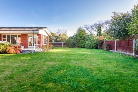 Photo of property in 12 Brackendale Place, Burnside, Christchurch, 8041
