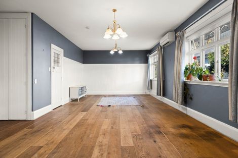 Photo of property in 243 Edgeware Road, Edgeware, Christchurch, 8013