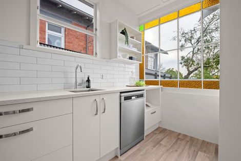 Photo of property in 8 Pembroke Lane, Hamilton Lake, Hamilton, 3204