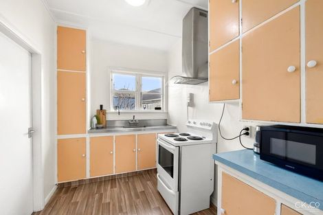 Photo of property in 112 Cambridge Terrace, Fairfield, Lower Hutt, 5011