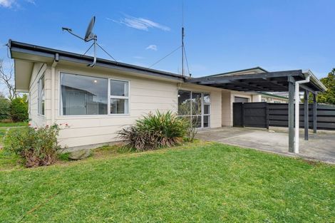 Photo of property in 1 Dunk Place, Milson, Palmerston North, 4414