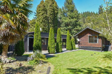 Photo of property in 16 Tombleson Road, Lake Rotoma, Rotorua, 3074