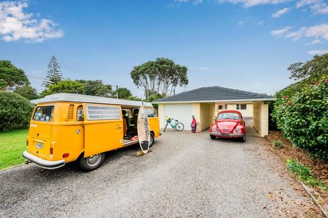 Photo of property in 22 Hohiria Street, Waikanae Beach, Waikanae, 5036