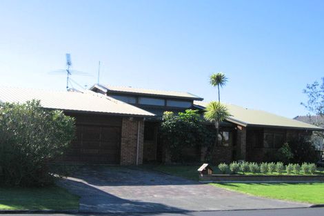 Photo of property in 32 Maygrove Drive, Orewa, 0931