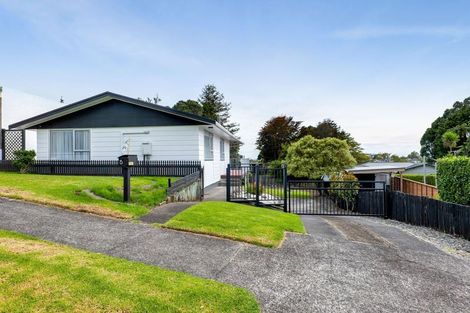 Photo of property in 5 Ambury Place, Merrilands, New Plymouth, 4312