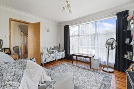 Photo of property in 27 Litten Road, Cockle Bay, Auckland, 2014