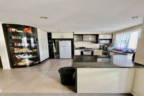 Photo of property in 14/6 Islington Avenue, New Lynn, Auckland, 0600