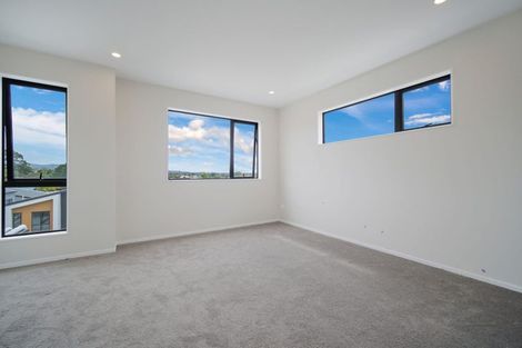 Photo of property in 95a Woodglen Road, Glen Eden, Auckland, 0602